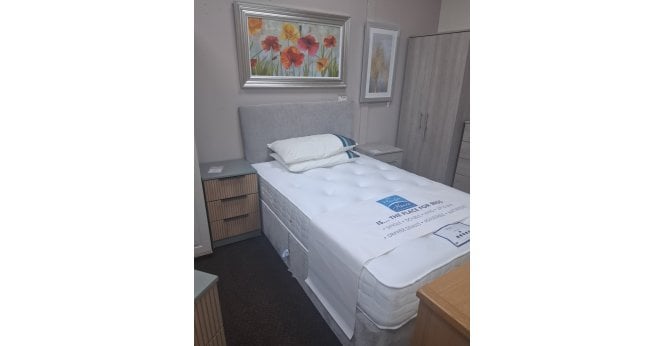 Deep Sleep CLEARANCE - Balmoral 4ft Divan Set and Free Headboard