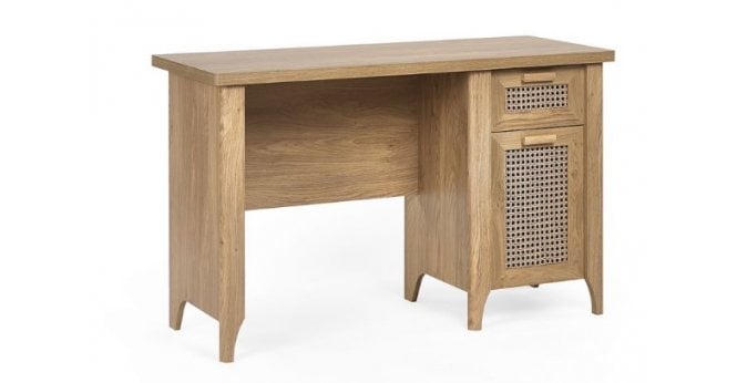 Julian Bowen Sydney Desk