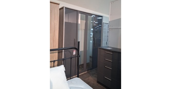 Kingstown CLEARANCE - Cosmos Tall 4 Door Centre Mirror Robe