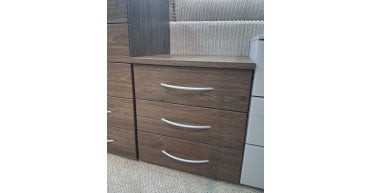 CLEARANCE - Molmo 3 Drawer Bedside