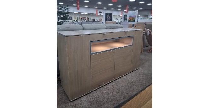 TCH CLEARANCE - Vantage Highboard