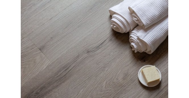 Woodpecker Brecon Dove Oak Wood Design